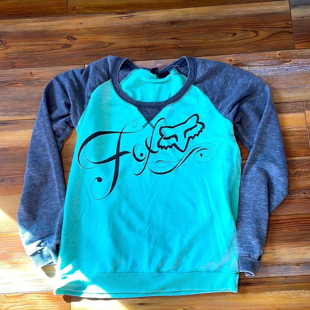Fox scoopneck sweatshirt size Lg